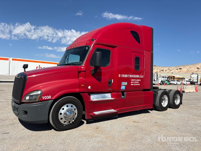 2016 Freightliner Cascadia 125 6x4 T/A Sleeper Truck Tractor