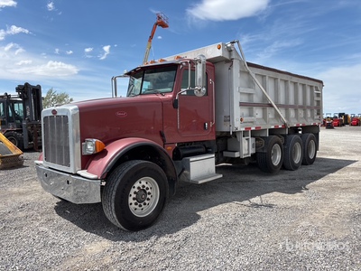 2011 Peterbilt 367 8x4 شاحنة قلابة /ثلاثة محاور