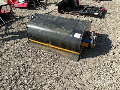 2026 GIYI GY-BS43 43 in Mini Kompaktlader-Kehrmaschine (Unused)