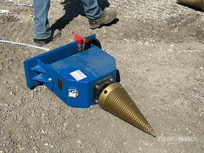 2026 GIYI GY-WS43 12 in Mini Skid Steer Log Splitter (Unused)