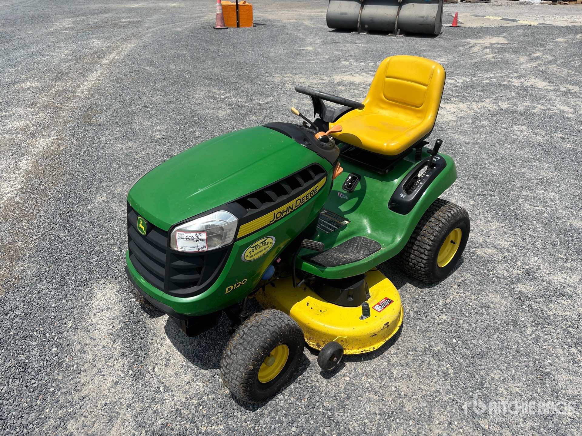 John Deere D120 Ride-On Lawn Mower
