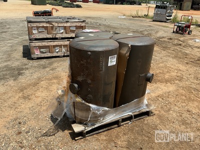 (3) Riverside Tanks C2236014 Fuel Tanks