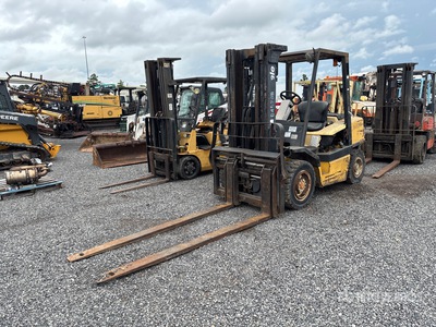 Yale 7000 lb Pneumatic Tire Chariot Élévateur