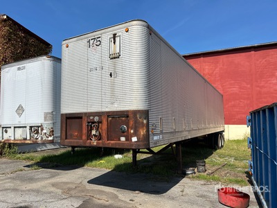 1971 Fruehauf FB6-F2-43 43 ft T/A Van Trailer