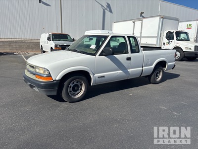 2000 Chevrolet S10 4x2 Pickup