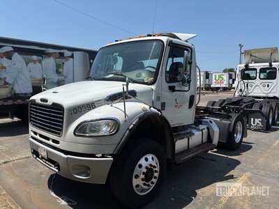 2014 Freightliner M2 تراكتور شاحنة نهارية (ثنائية المحور)