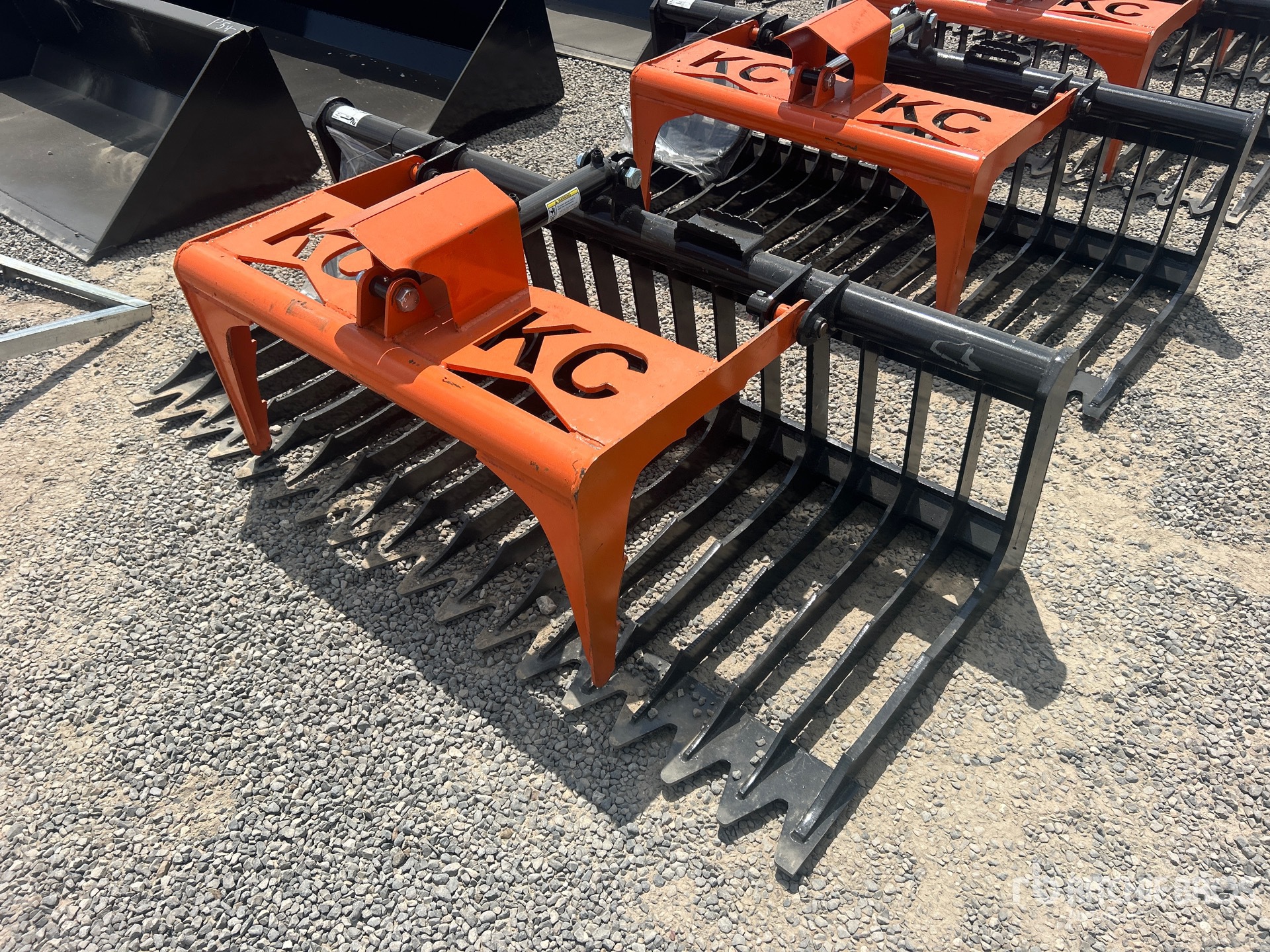 2025 Kit Containers QT-SG-S76-V3 76 in Skeleton Skid Steer Grapple (Unused)