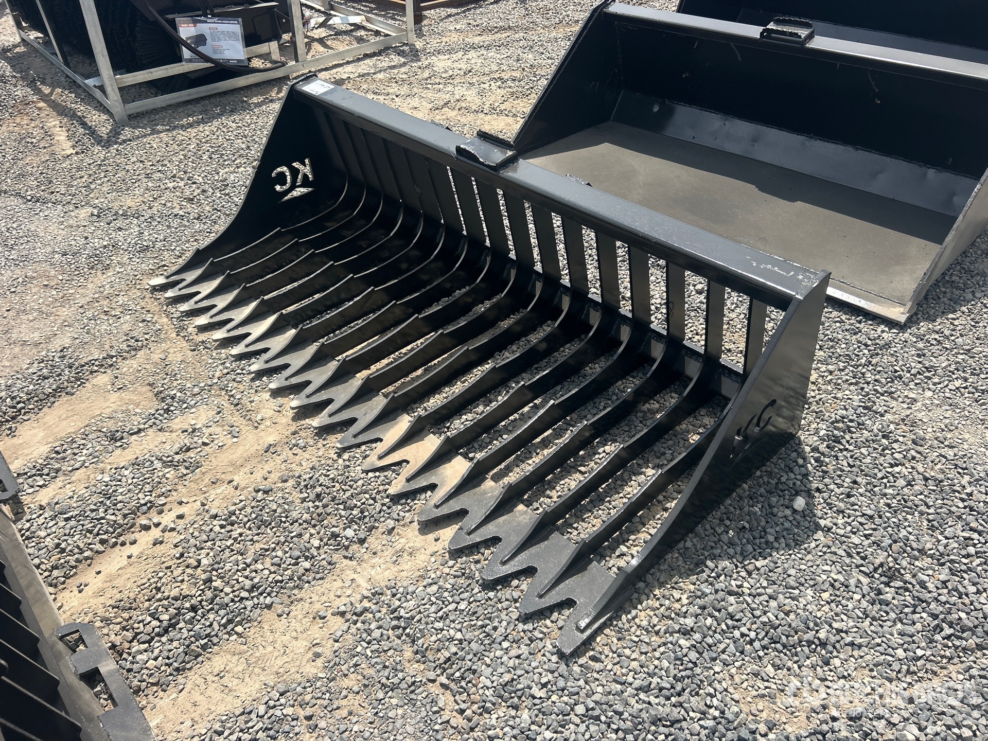 2025 Kit Containers QT-SB-H76-V3 76 in Skeleton Skid Steer Bucket (Unused)