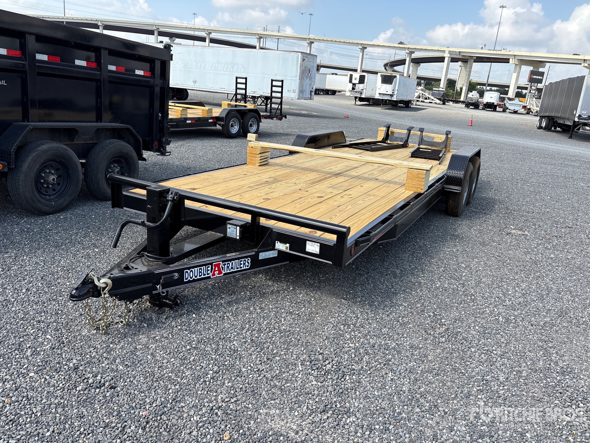 2026 TMB 8324T7K 24 ft T/A Equipment Trailer (Unused)