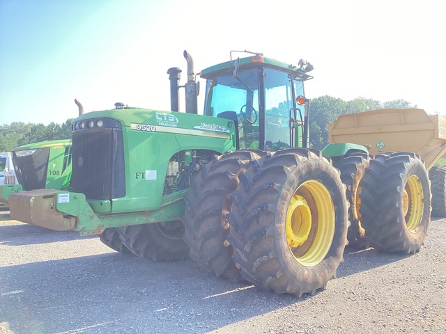 2003 John Deere 9520 Scraper Special Scraper Tractor 2003 John Deere 9520 Scraper Special Scraper Tractor