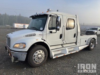 2005 Freightliner Sport M2106 4x2 Crew Cab Business Class Flatbed Truck