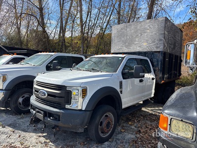 2018 Ford F-450 XL 4x2 Crew Cab Camion à benne basculante