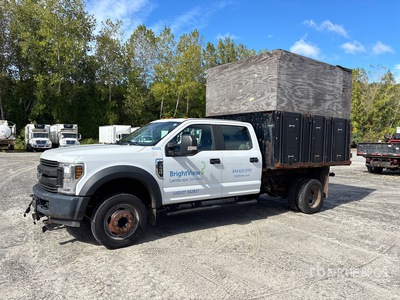 2018 Ford F-450 XL 4x2 Crew Cab Camion à benne basculante