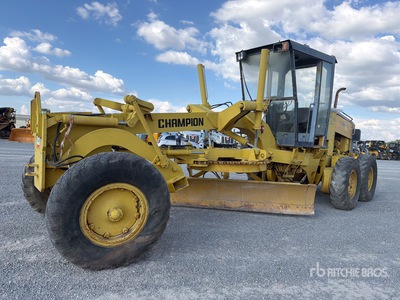 1990 Champion 710A Motoconformadora (INOPERABLE) / Motor Grader (Inoperable)