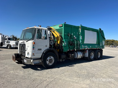 2007 Autocar WX 6x4 Side Loader Waste Collection Truck