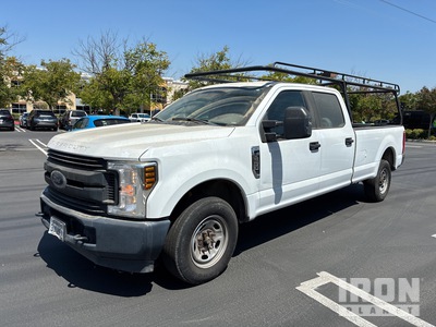 2018 Ford F-250 XL 4x2 Crew Cab بيك اب