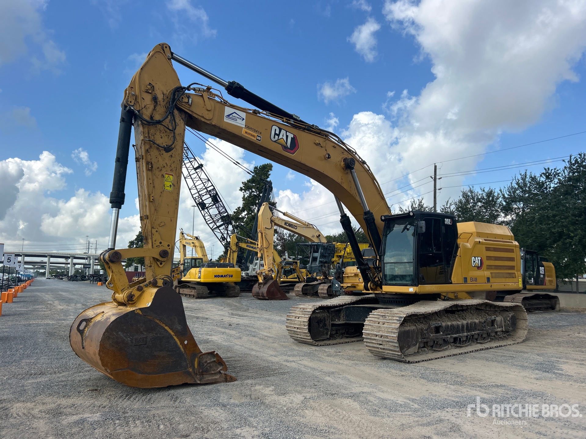 2023 Cat 352 Tracked Excavator