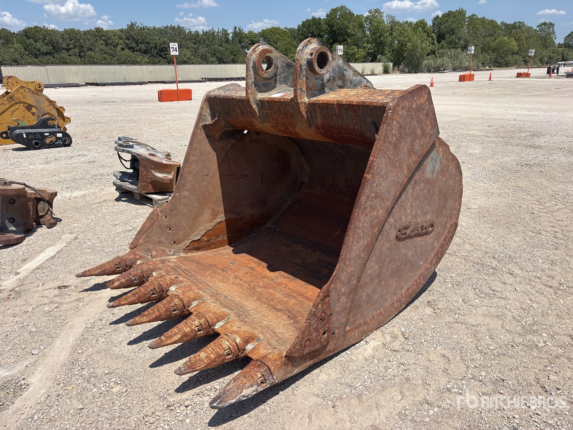 Esco 74 in Digging Excavator Bucket