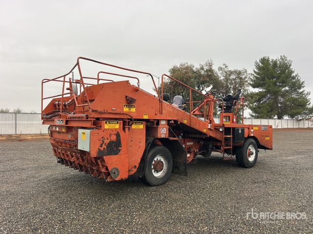2002 Bearcat 2002BCT Chip Spreader