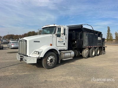 2014 Kenworth T800 8x4 Hot Patch Truck