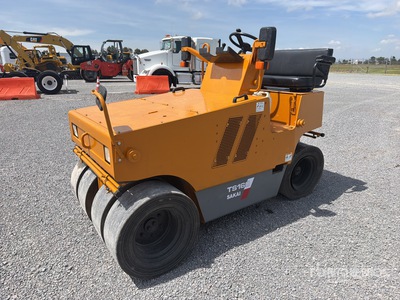Sakai TS160 7 Wheel Rodillo Neumatico / Rullo pneumatico