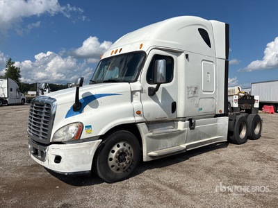 2013 Freightliner Cascadia 125 6x4 T/A Sleeper Truck Tractor