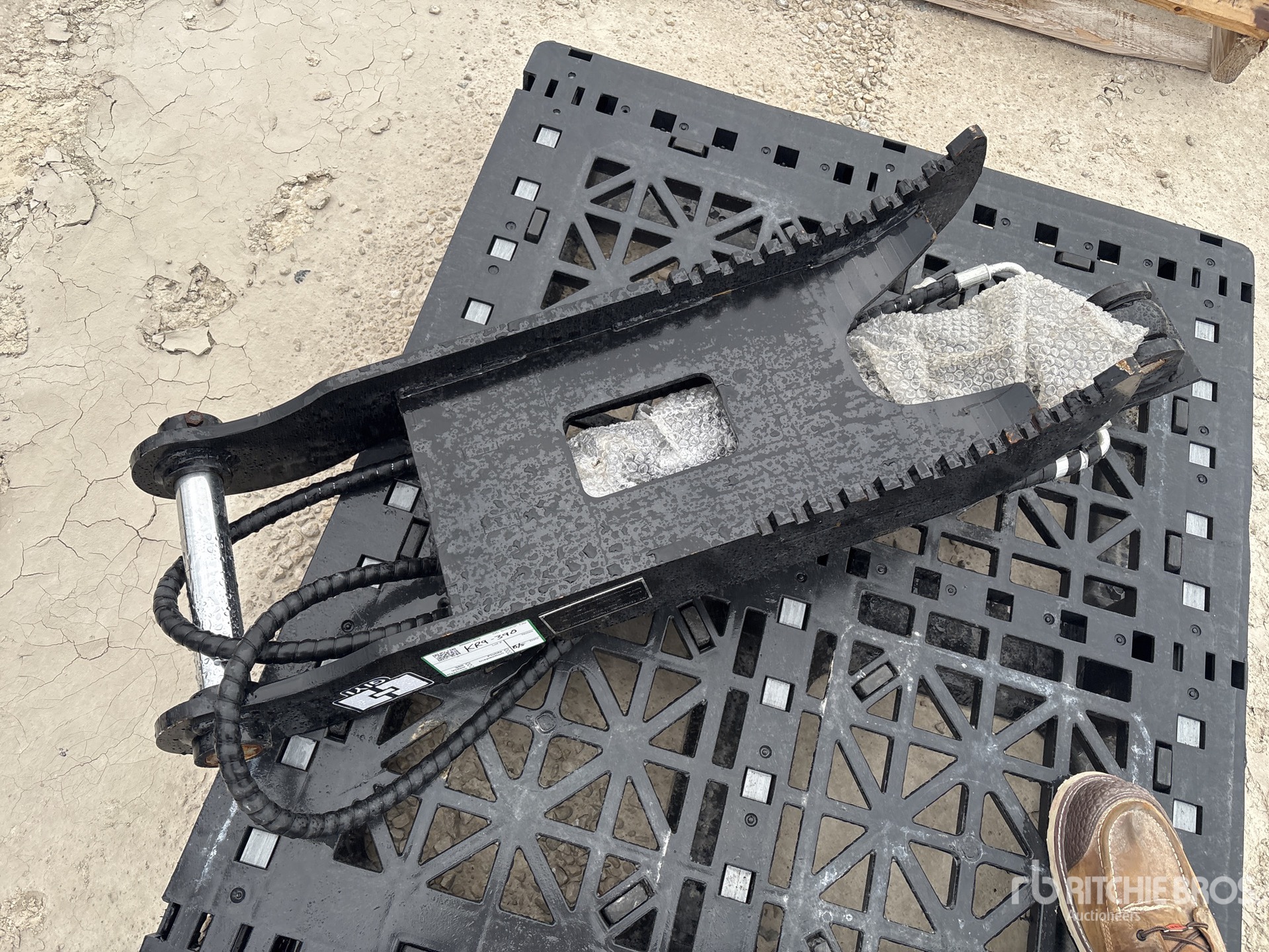 2026 GIYI GY-XJ5T Excavator Thumb (Unused)