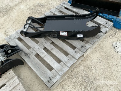 2026 GIYI GY-XJ7T 14 in Hydraulic Excavator Thumb (Unused)