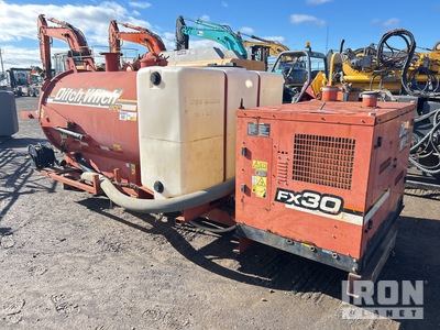 2012 Ditch Witch FX30 800 gal Remolque cisterna de vacio
