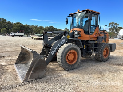 2020 Doosan DL300 Chargeuse sur roues