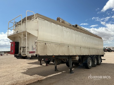 2003 Lecinena Tri/A Grain Trailer
