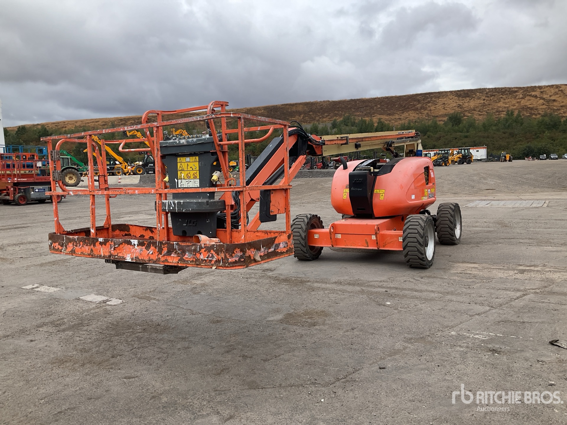 2015 JLG 600AJ 2WD Diesel Articulating Boom Lift