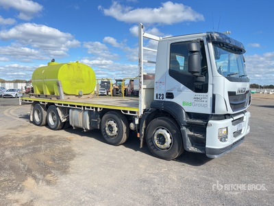 2016 Iveco Stralis AT 500 8x4 شاحنة مسطحة
