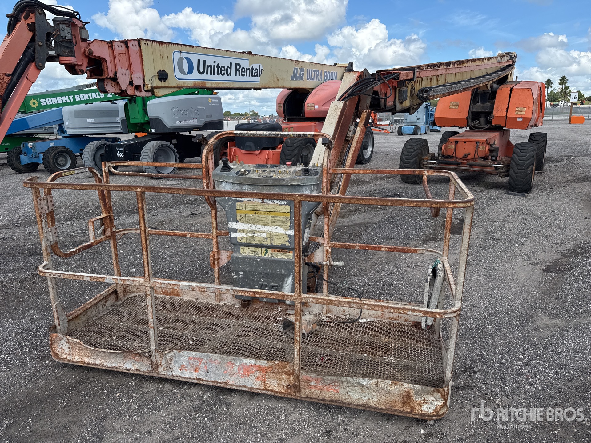 2014 JLG 860SJ 4WD Diesel Telescopic Boom Lift