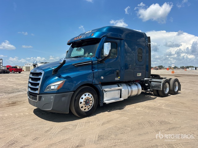 2020 Freightliner Cascadia 126 6x4 T/A Sleeper Truck Tractor