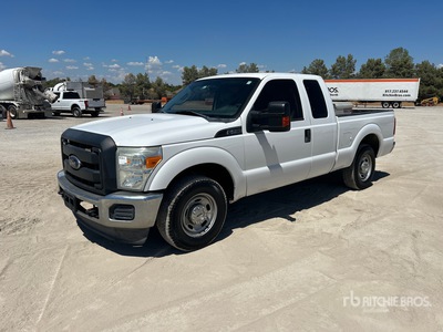 2014 Ford F-250 XL 4x2 Extended Cab ピックアップ