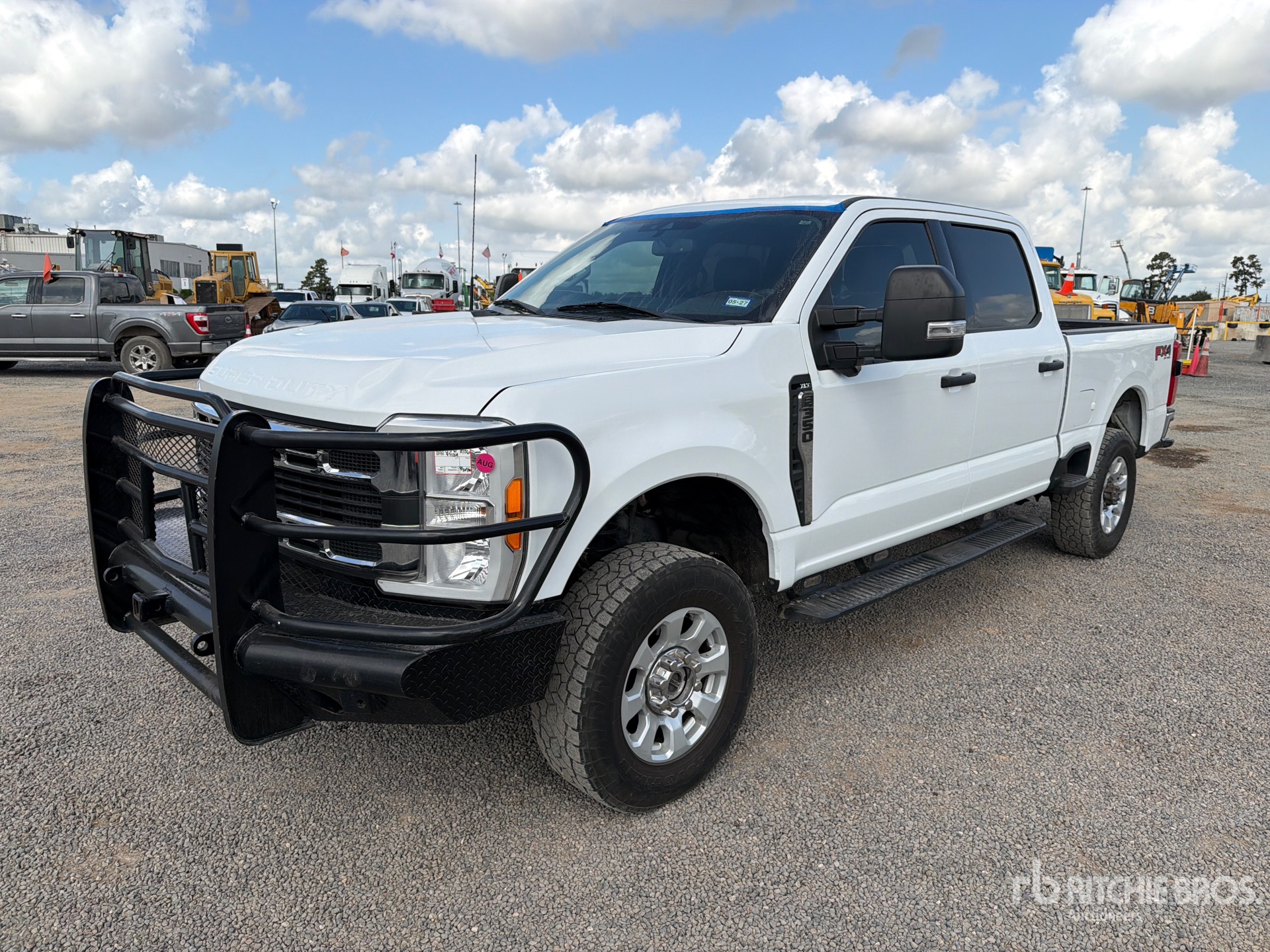 2023 Ford F-350 4x4 Crew Cab Pickup