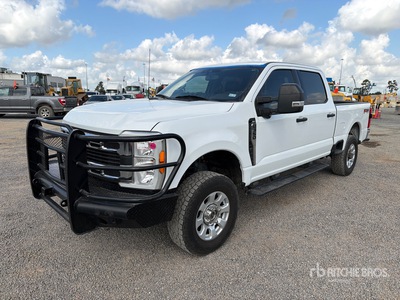2023 Ford F-350 4x4 Crew Cab Pickup