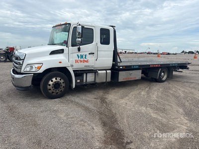 2023 Hino 268 4x2 Extended Cab Ciężarówka z systemem Rollback