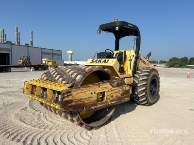 Sakai SV540T Compacteur à tambour à pieds dameurs