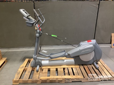Life Fitness 9LX Elliptical