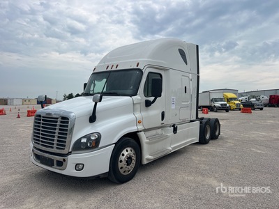 2015 Freightliner Cascadia 125 6x4 3- Achs Sattelzugmaschine mit Schlafkabine