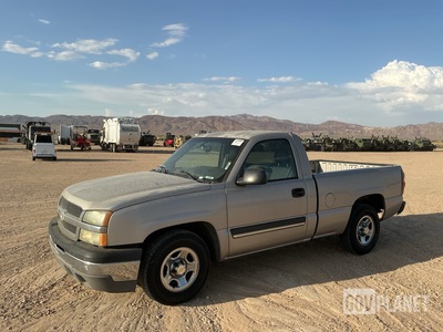 2004 Chevrolet Silverado 1500 LS Pickup