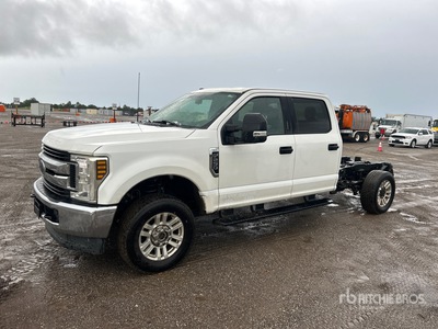 2019 Ford F-250 4x4 Crew Cab Cab and Chassis