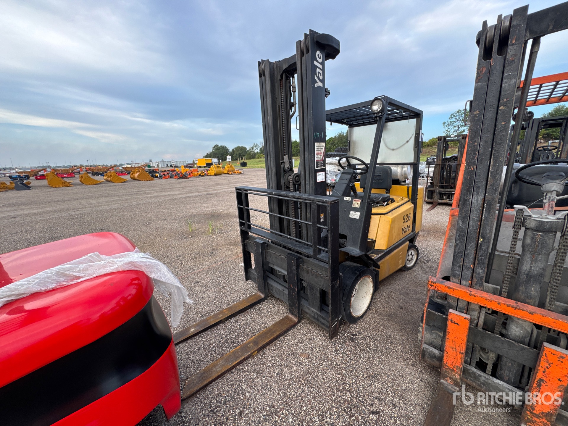 Yale GLC060TGNUAE094 6000 lb Cushion Tire Forklift