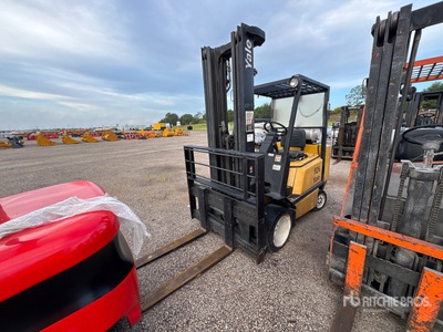 Yale GLC060TGNUAE094 6000 lb Cushion Tire Wózek widłowy