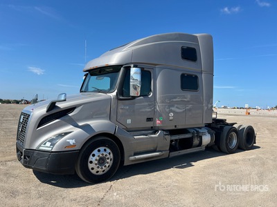 2020 Volvo VNL860 6x4 T/A Sleeper Truck Tractor