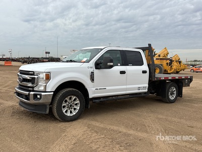 2021 Ford F-350 XLT 4x4 Crew Cab Flatbed Truck