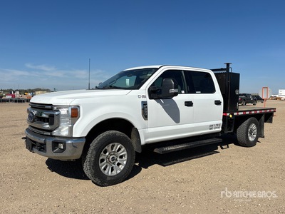 2022 Ford F-350 XLT 4x4 Crew Cab Camion à Plateau