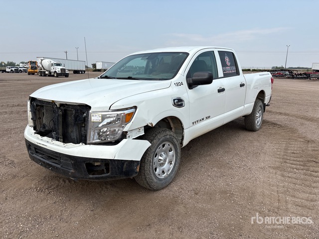 2018 Nissan Titan XD 4x4 Crew Cab Pickup